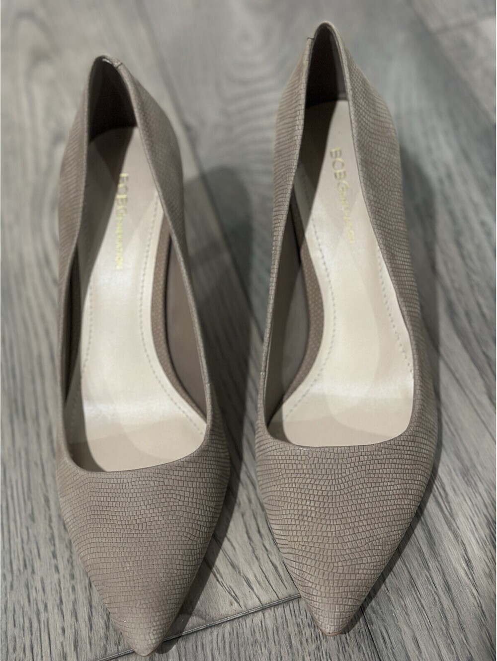 Classic BCBGeneration Neutral Pumps Size 10M Heels Sophisticated Pointed Toe